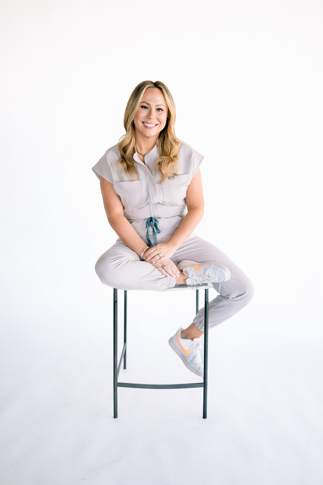 Portrait of founder Kelli Davis in studio